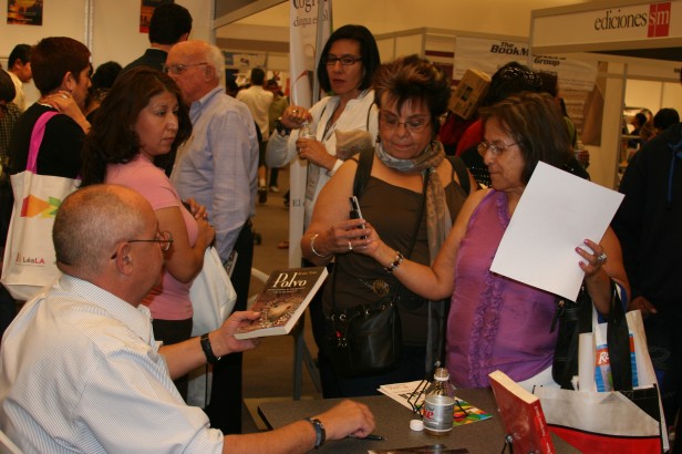 La Feria del Libro en Español de Los Angeles se llevará a cabo del 17 al 19 de mayo. Foto: KioskoNews.