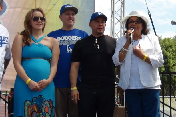 Rosie Rivera, Michael, Gustavo Rivera y Doña Rosa.