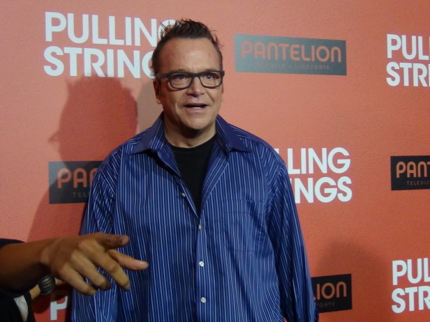 El actor Tom Arnold se mostró muy orgulloso de su participación en Pulling Strings. Foto: Trajecta