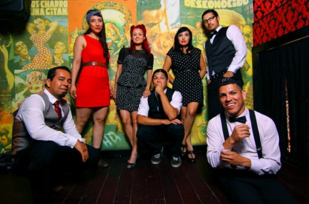 Las Cafeteras llevarán su música a la Costa Este, donde también van a tener intercambios culturales con universidades, museos, y organizaciones de derechos de inmigrantes con el fin de compartir historias de sus respectivas ciudades.