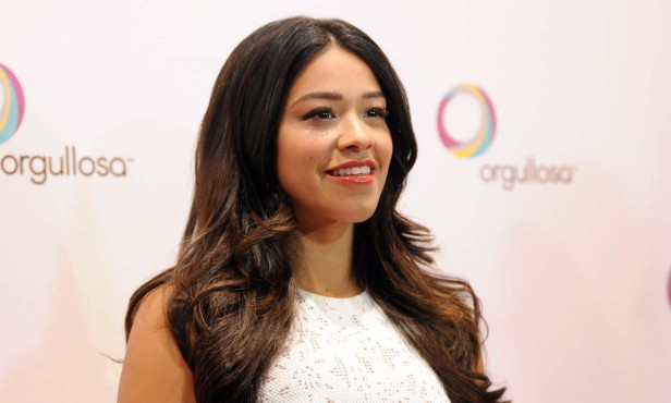La Actriz ganadora de un Globo de Oro Gina Rodríguez asiste al foro "Nueva Latinas Living Fabulosa" del programa Orgullosa de P&G. 