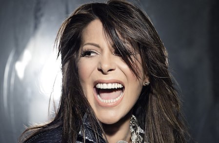 Alejandra Guzman ha vendido mas de 15 millones de discos durante sus 25 años de carrera.