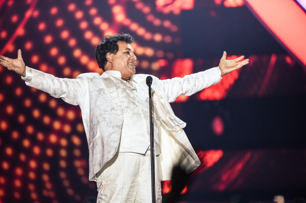 Durante la entrega de los Premios Billboard de la Música Latina Juan Gabriel recibió un reconocimiento por 45 años de trayectoria. 