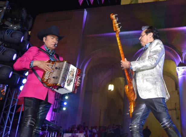 Los Tigres del Norte Da El Grito en Los Angeles. Fotos: Carlos Molina