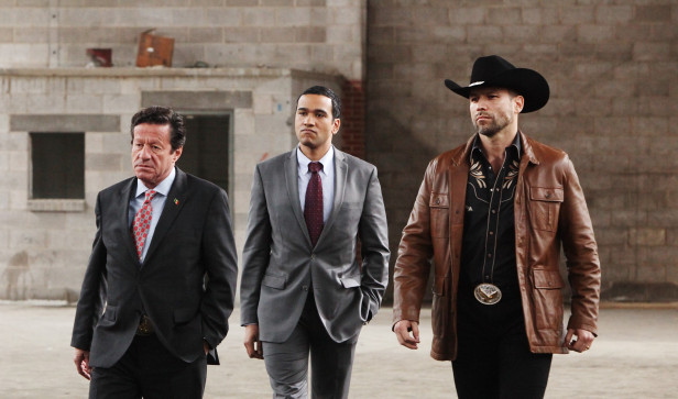 El actor mexicano Rafael Amaya hace una participacion especial en el espisodio final de la serie el 15 de septiembre.