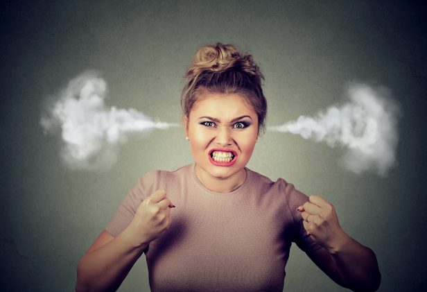 Ira, enojo, desesperacion, trabajo, angry work angry woman blowing steam coming out of ears