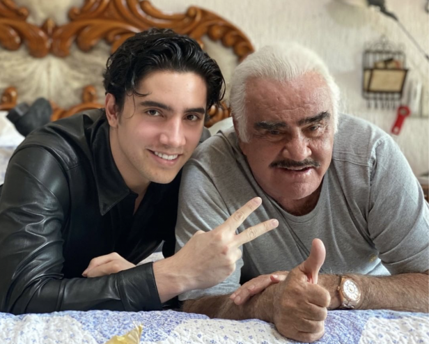 Alex Fernandez y su abuelito Vicente Fernandez